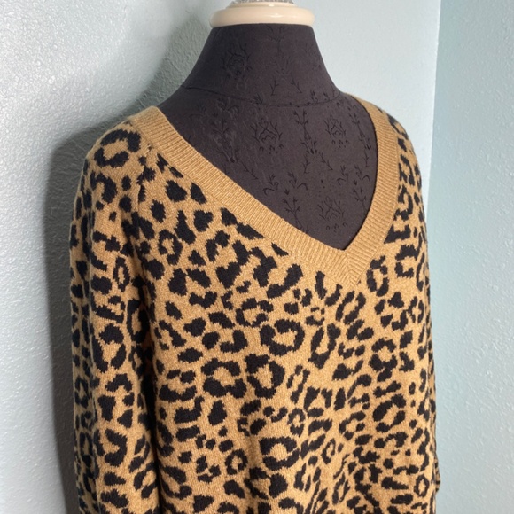 Old Navy Animal Print Sweater Dress - Picture 5 of 10